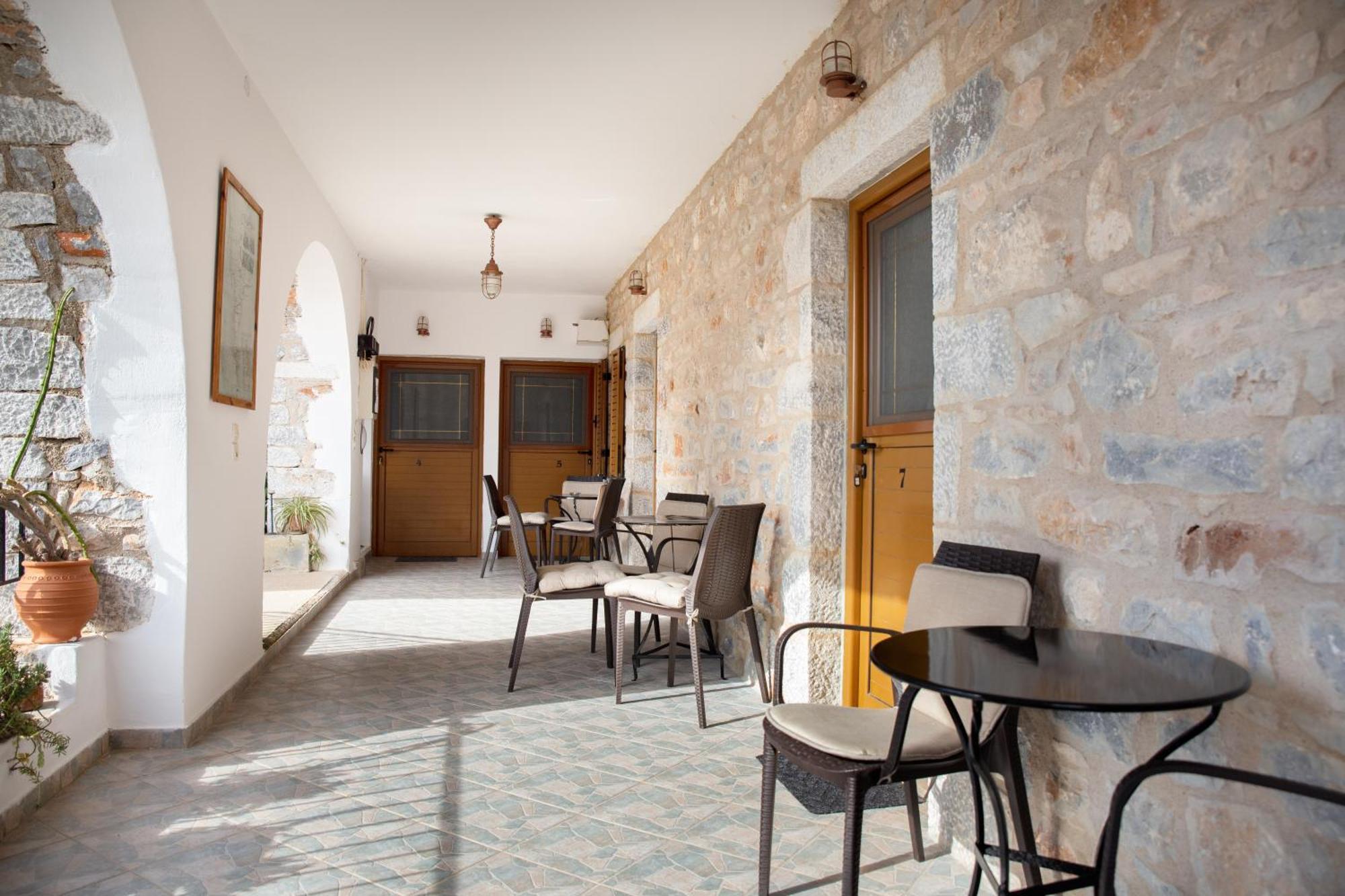 Traditional House Alepis In Areopolis Экстерьер фото