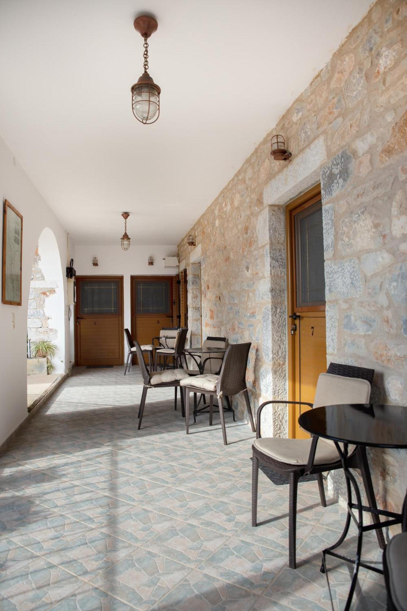 Traditional House Alepis In Areopolis Экстерьер фото