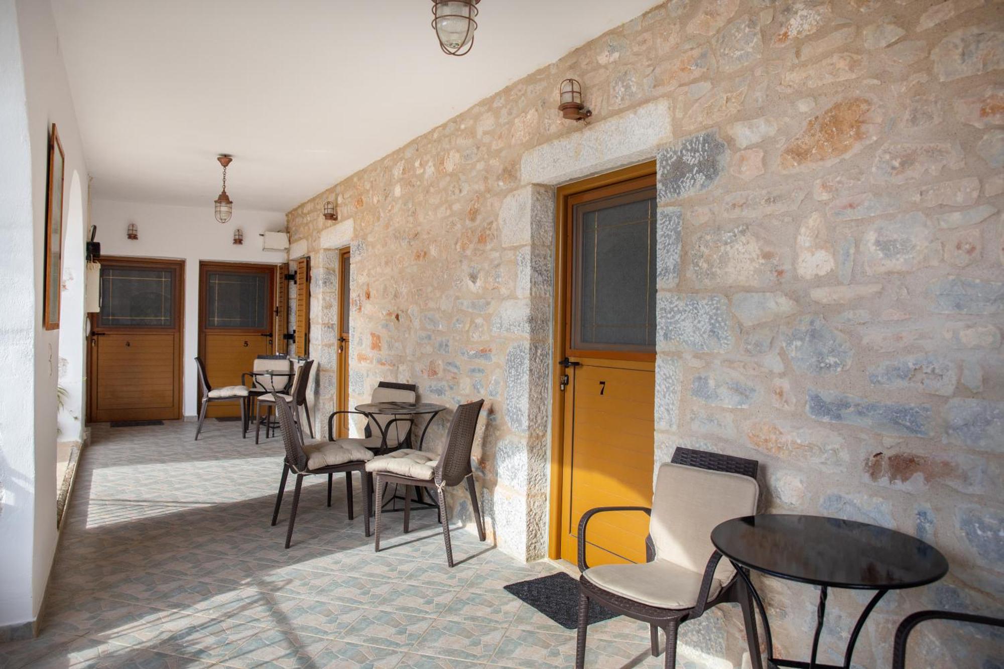 Traditional House Alepis In Areopolis Экстерьер фото